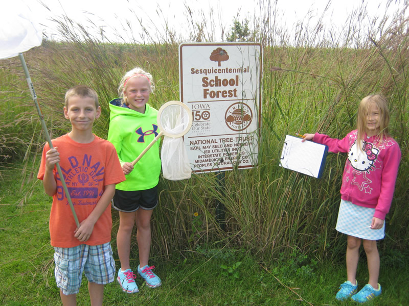 Students in Iowa Monitoring Monarch Butterfly Migration